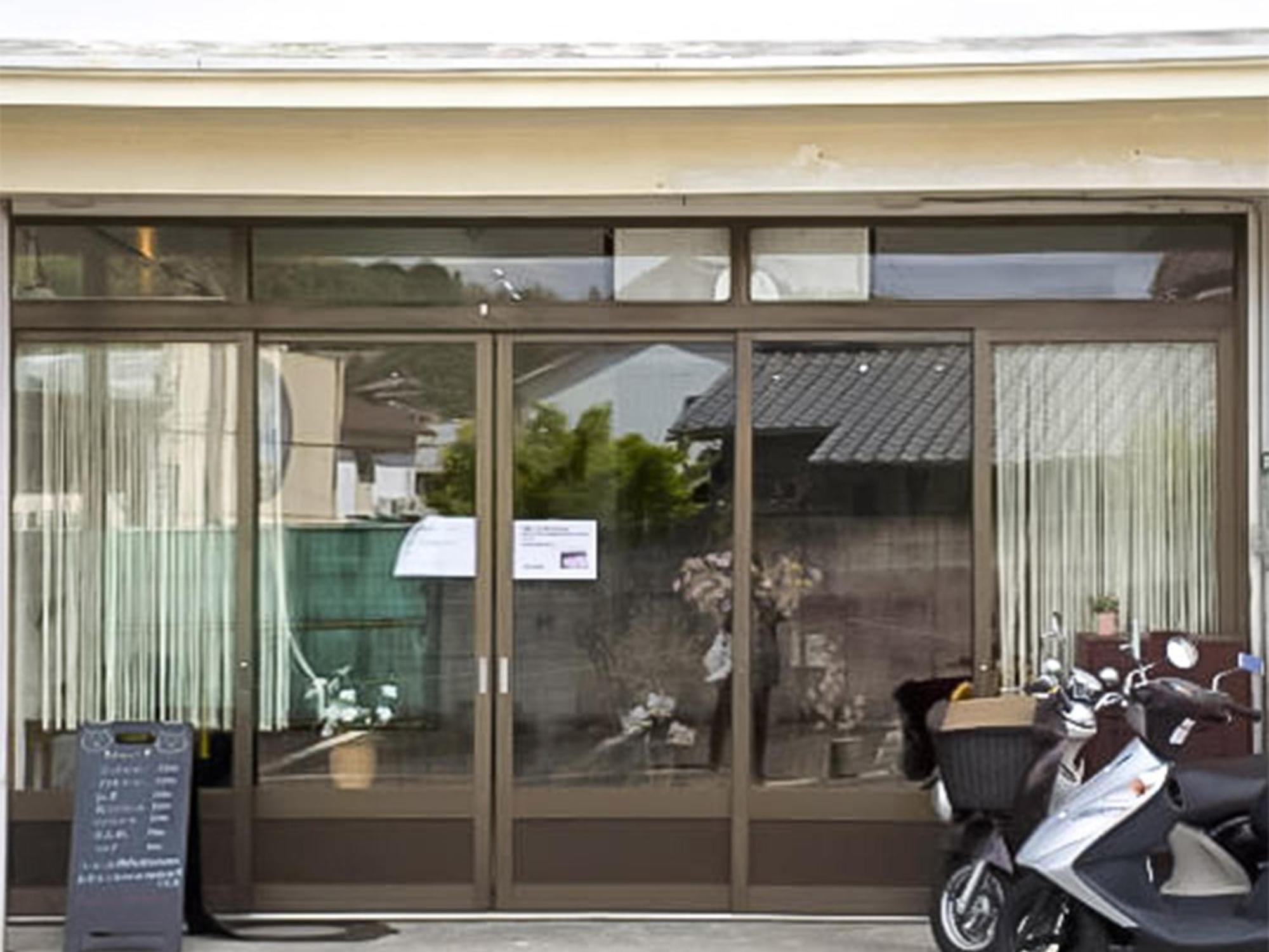 Guest Cafe Kuchikumano Kamitondacho Exterior foto
